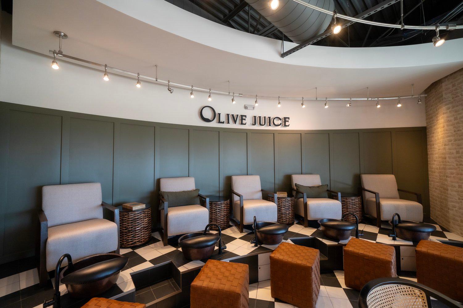 Olive Juice Beauty Bar nail photo 1
